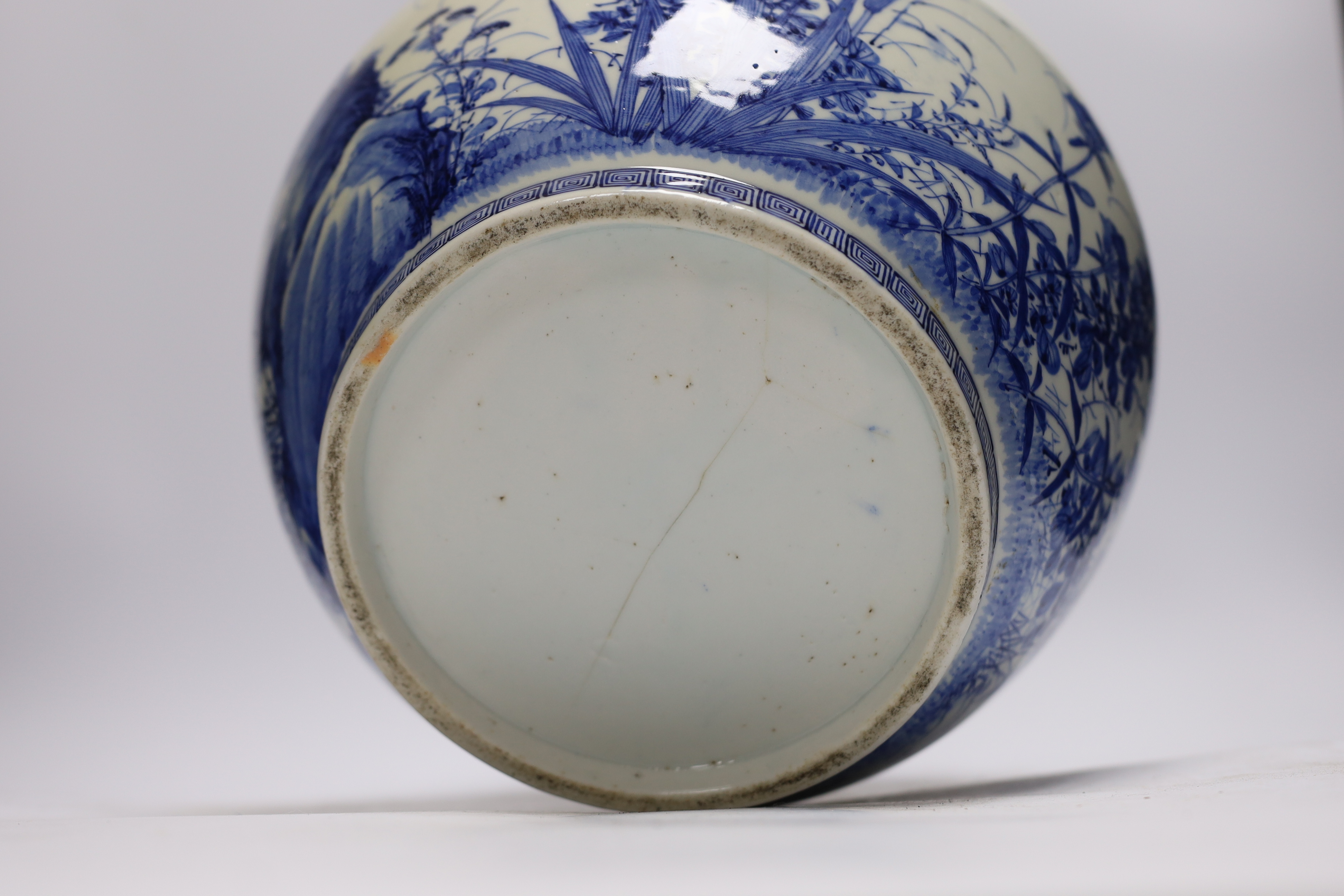 A 19th century Chinese large blue and white jar, 28cm high